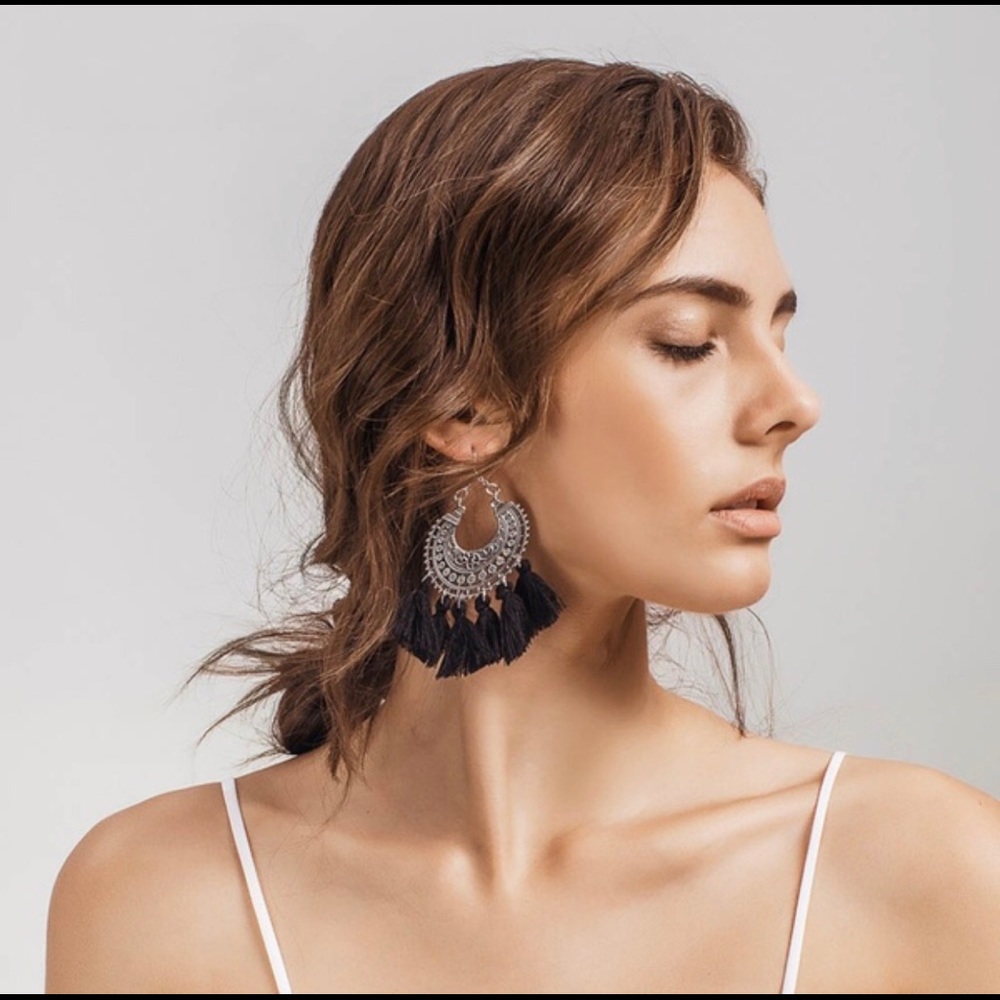 Tribal crescent moon tassel earrings - Picture 3 of 7